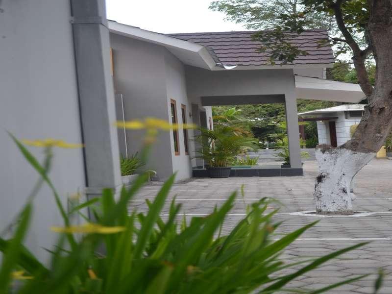 Oyo 743 Garden Guesthouse Maguwo Exterior photo